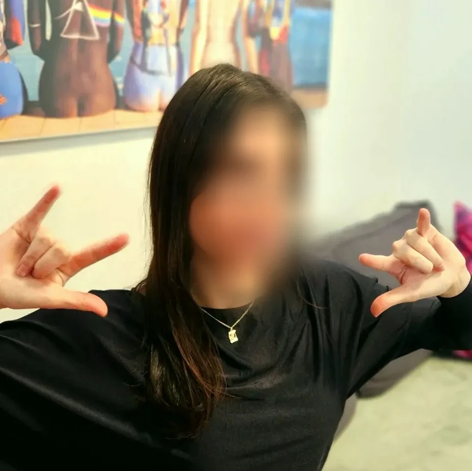 Ada, 27