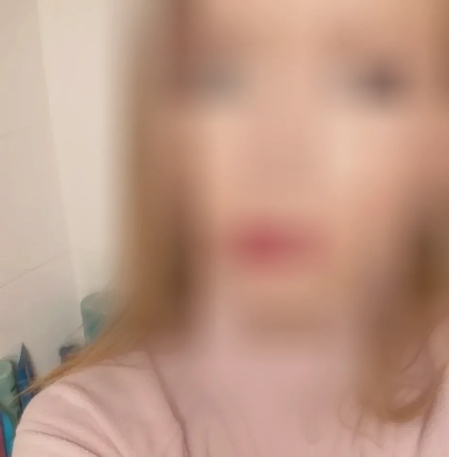Caitlin, 26
