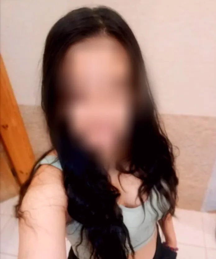 Danielle, 29
