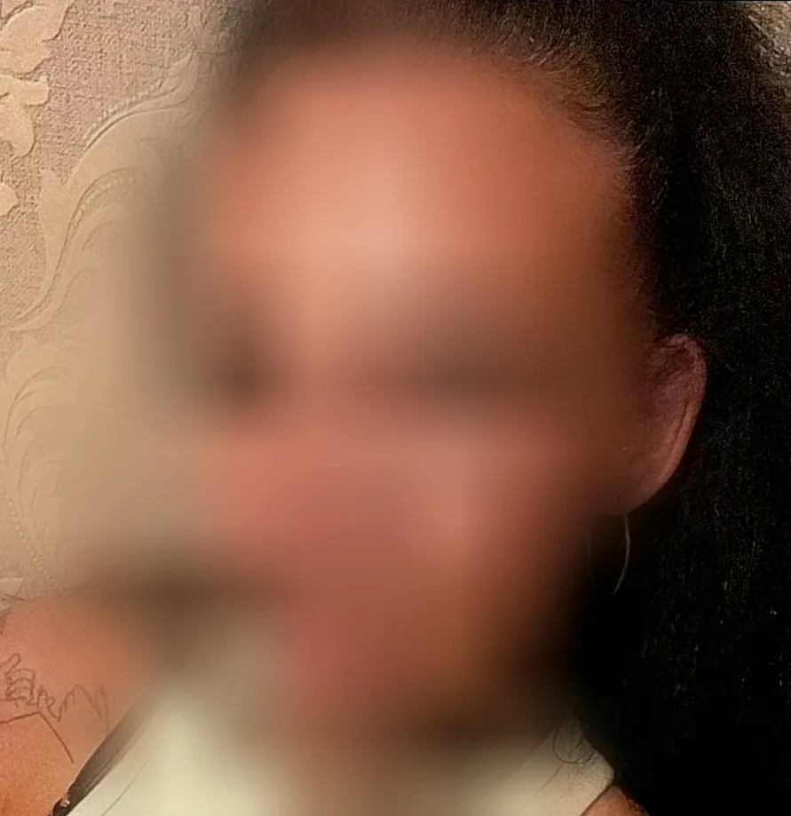 Ellie, 38