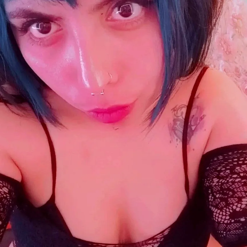 Holly, 30