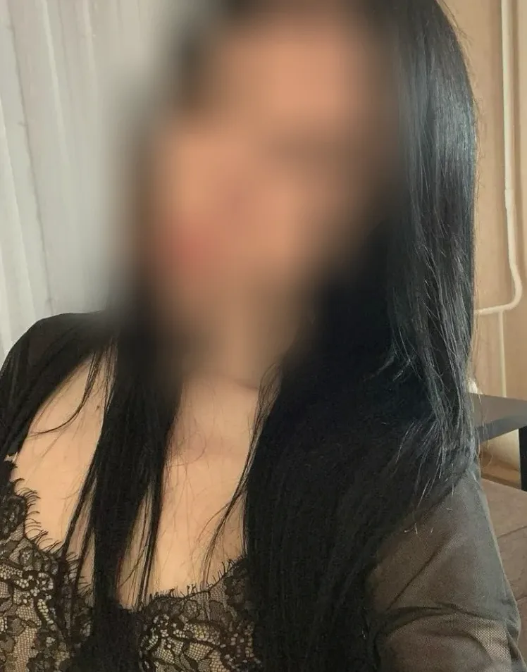 Katie, 19