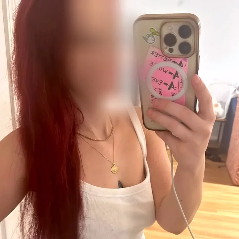 Leanne, 28