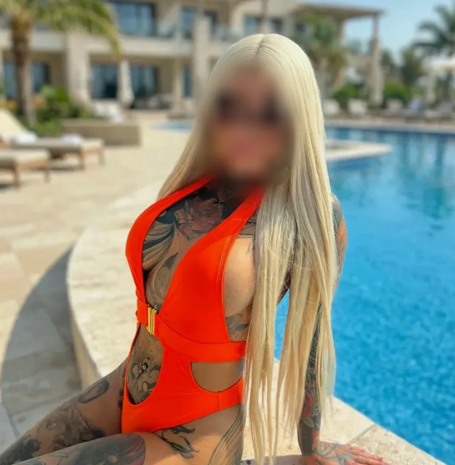 Leanne, 26