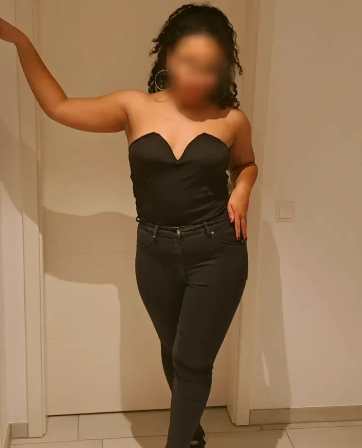 Ola, 27